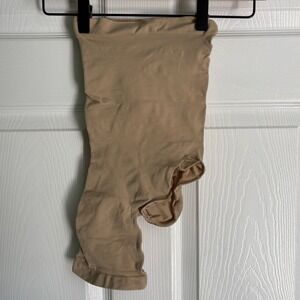 SKIMS Seamless Sculpt Left Leg Solution XS Mica Tan High Waisted Mid Thigh Short